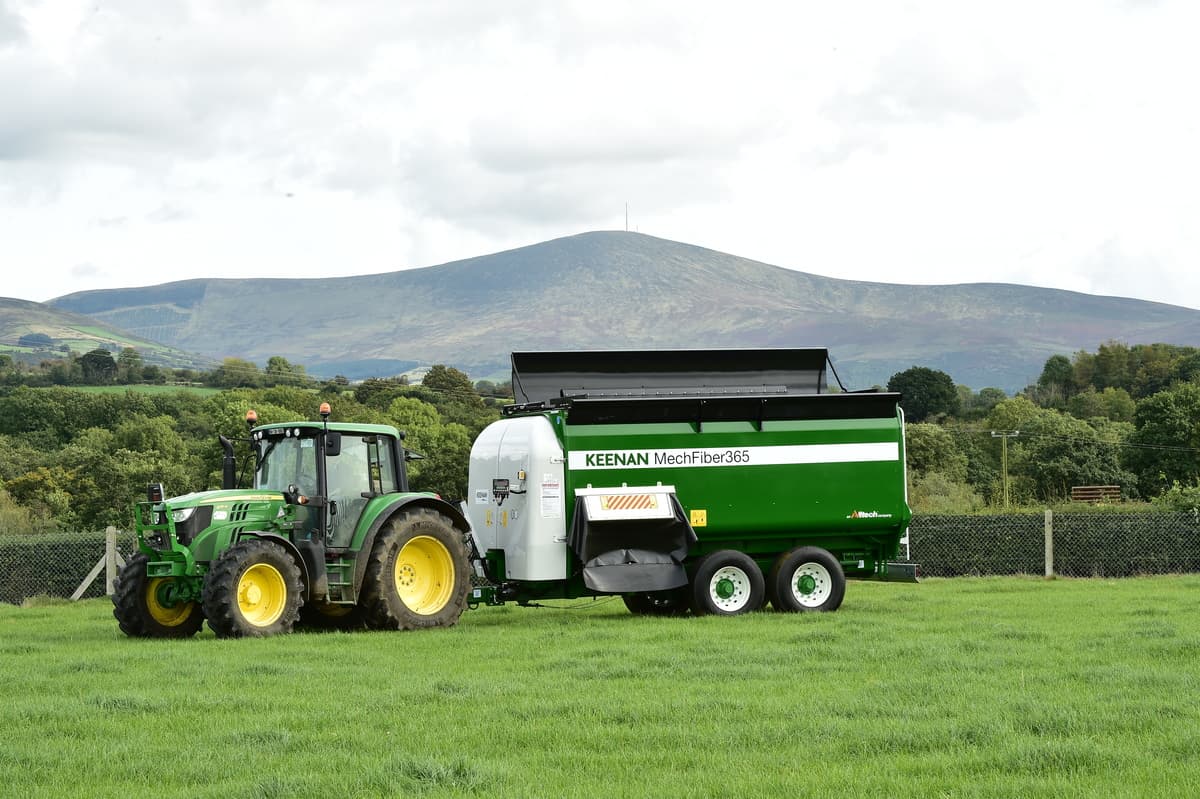 KEENAN MechFiber in a field