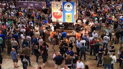 Crowd at brews and foods fest. 